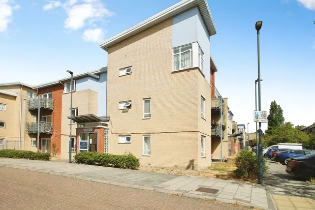 Wellspring Crescent, Wembley, HA9, photo 1