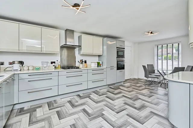 Whitworth Drive, Telford, TF3, photo 3