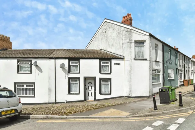 Photo 2 — Cross Street, Tredegar