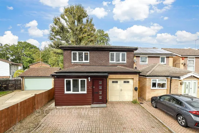 Calluna Drive, Copthorne, RH10, photo 1