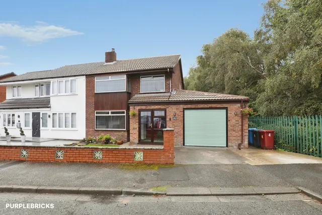 Rawlinson Crescent, Halewood, L26, photo 1