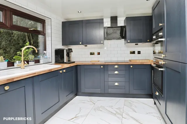 Rawlinson Crescent, Knowsley, L26, photo 2