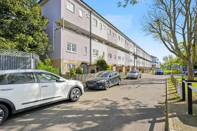 Lytchet Way, Enfield, EN3, photo 1