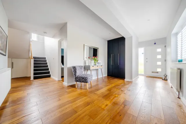 Photo 3 — 12 Bridle Close, Grayshott, GU26
