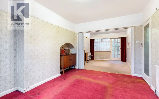 Photo 2 — Lynmouth Avenue, Morden, SM4