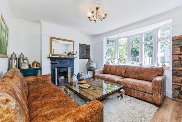 Sayes Court, Addlestone, KT15, photo 3