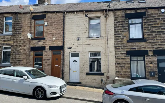 Queens Avenue Barnsley, photo 1