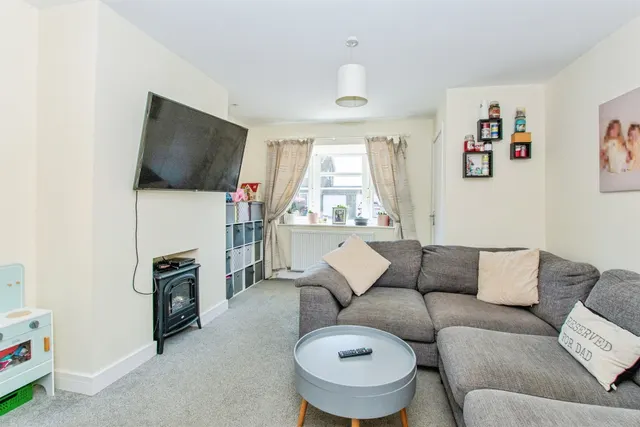 Photo 3 — Queen Elizabeth Drive, Wisbech