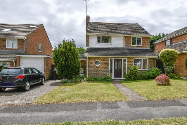 Oaklands Drive, Wokingham, RG41, photo 1