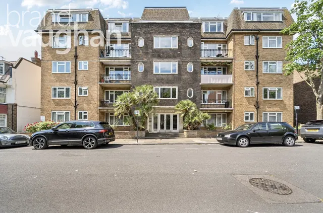 Rochester Gardens, Hove, BN3, photo 1