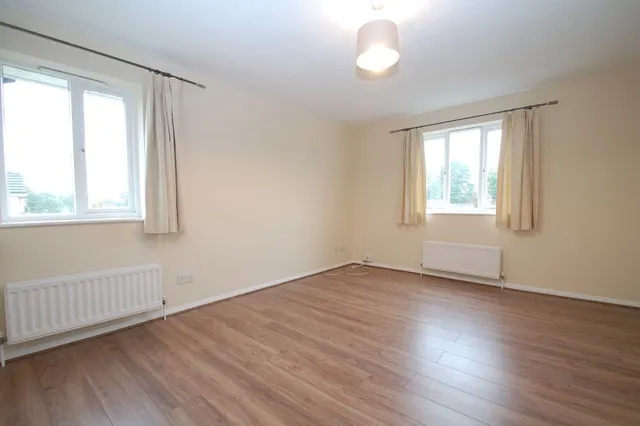 Photo 3 — Mayfield Road Hersham, Walton-On-Thames KT12 5HZ
