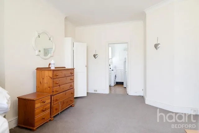 Lansdowne Road, Bedford, MK40, photo 2