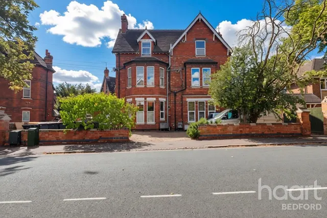 Lansdowne Road, Bedford, MK40, photo 1