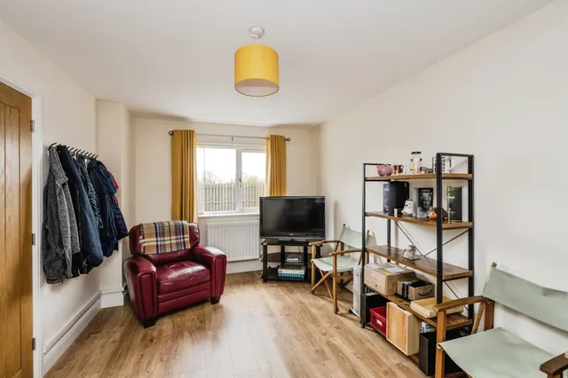 Clos Coed Derw Llanelli, SA14, photo 1