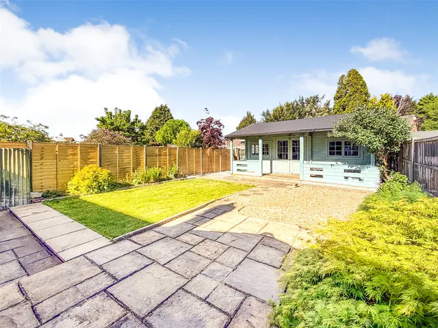 Photo 2 — Farm Road, Aldershot, Hampshire, GU12 4UQ