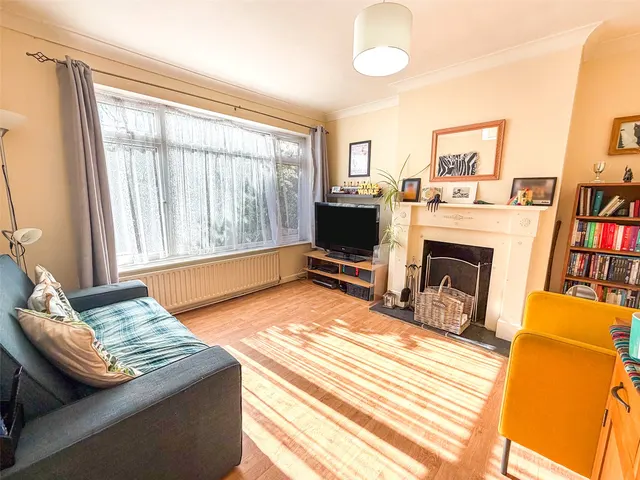 Photo 3 — Farm Road, Aldershot, Hampshire, GU12 4UQ