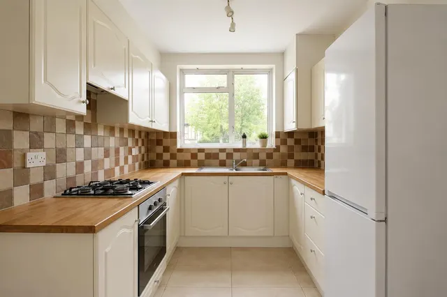 Chartfield Avenue, London, SW15, photo 1