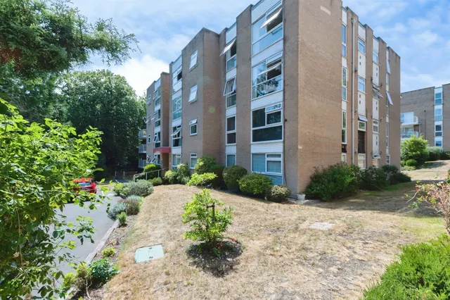 St. Winifreds Road, Bournemouth, photo 1