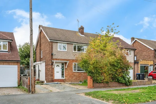Gorsewood Road, Woking, Surrey, photo 1