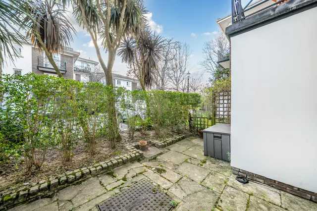 Photo 2 — 73 Brompton Park Crescent, London