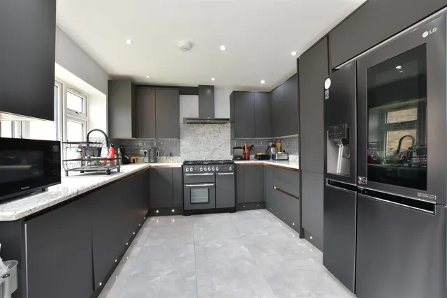 Chadwell Avenue, Romford, RM6, photo 2