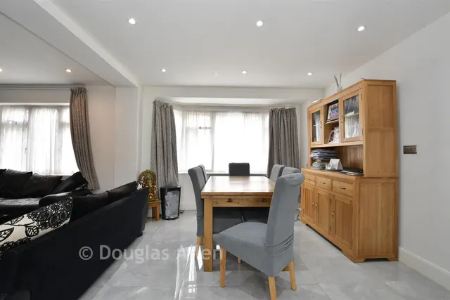 Chadwell Avenue, Romford, RM6, photo 3
