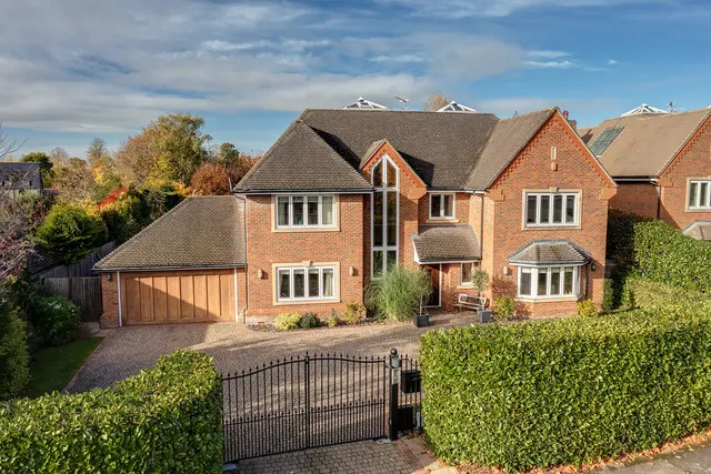 Sandelswood End, Beaconsfield, HP9, photo 1
