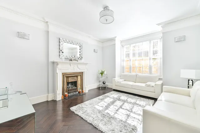 7 Bullingham Mansions, Pitt Street, London, photo 1