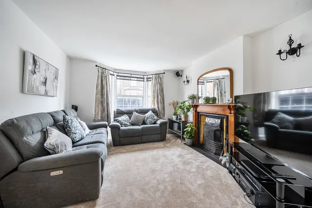 Photo 2 — Harlesden Road, St. Albans AL1 4LE