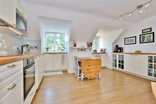 Alexandra Gardens, Knaphill, GU21, photo 2
