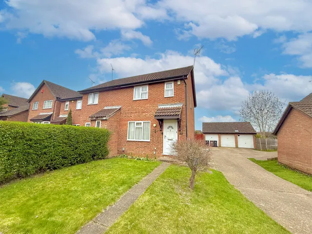 Goldcrest Close, Luton LU4 0XX, photo 1