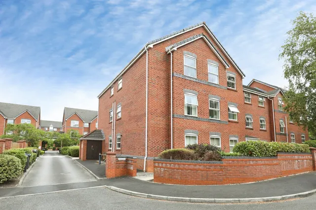 Wrenbury Drive, Northwich, photo 1
