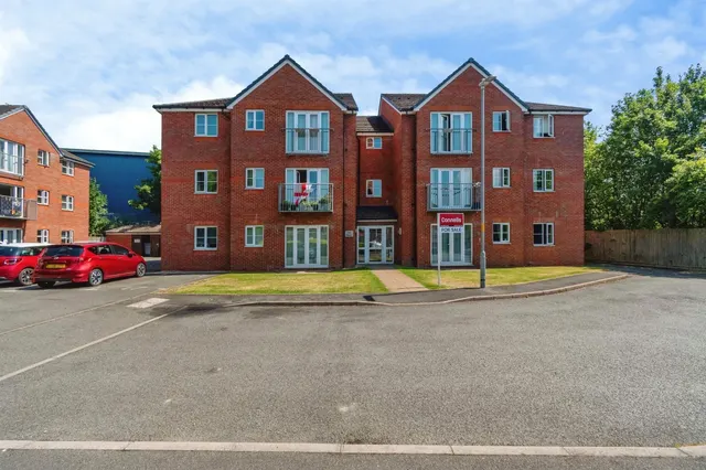 Pendlebury Close, Walsall, photo 1
