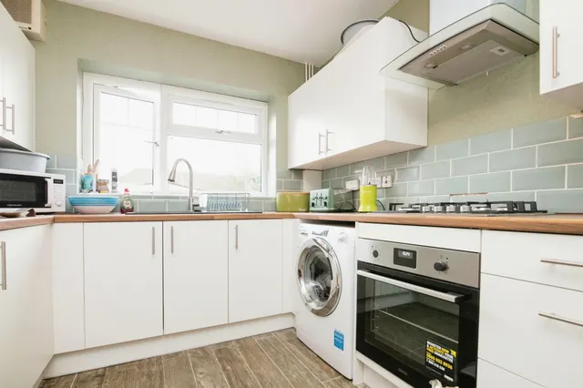 Selkirk Close, West Bromwich, B71, photo 3