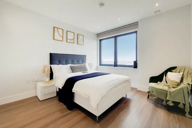 505B UNCLE Southall, Merrick Road, London, photo 1