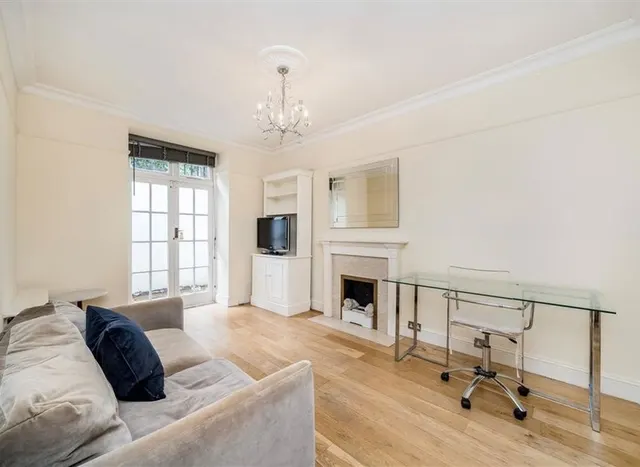 Photo 2 — Nevern Square, South Kensington, SW5