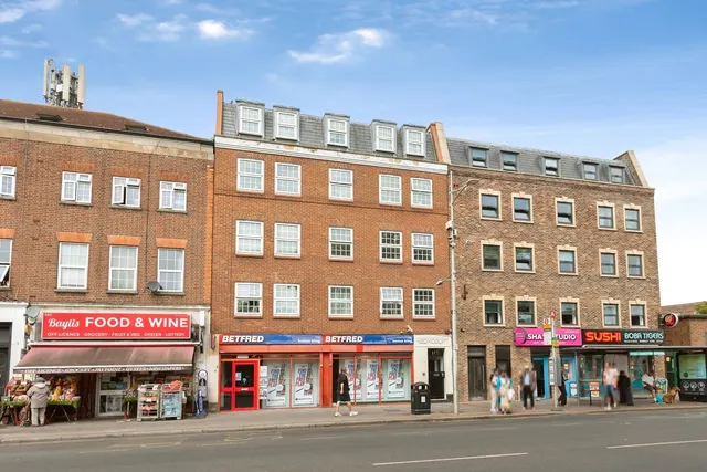 High Street, Ilford, IG6, photo 1
