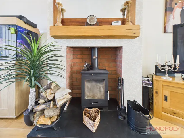 Sixth Avenue, Llay, LL12, photo 3