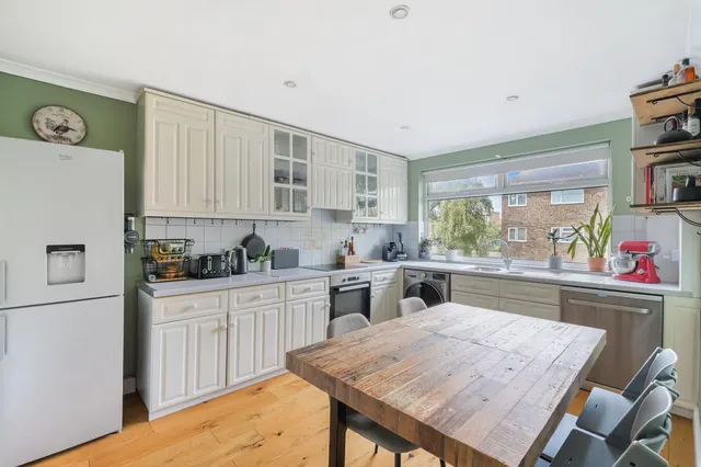 Verona Drive, Surbiton, KT6, photo 2