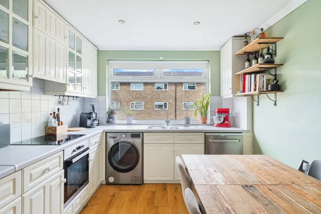 Verona Drive, Surbiton, KT6, photo 3