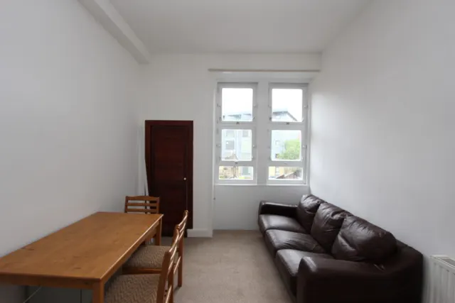 Allison Street, Furnished, G42, photo 2