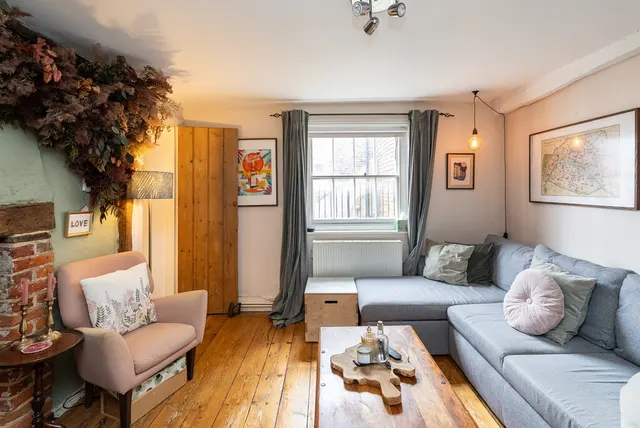 West Street, Dorking, RH4, photo 1