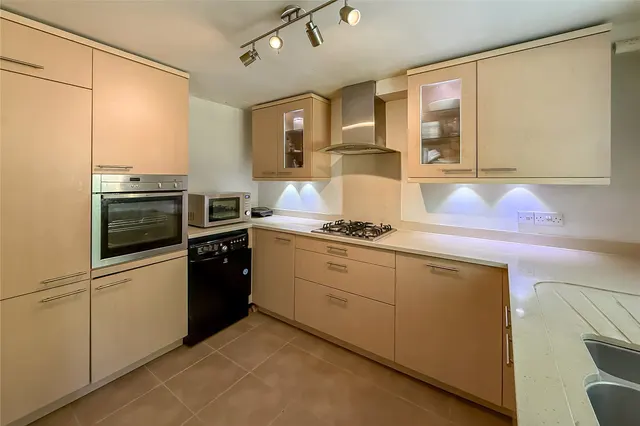 Photo 2 — Douglas Road, Harpenden, Hertfordshire, AL5 2HW