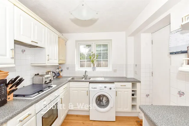 Fern Drive, Havant, PO9, photo 3