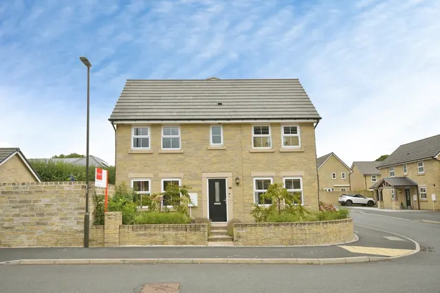 Photo 2 — Hopton Wood Way, BUXTON, Derbyshire, SK17