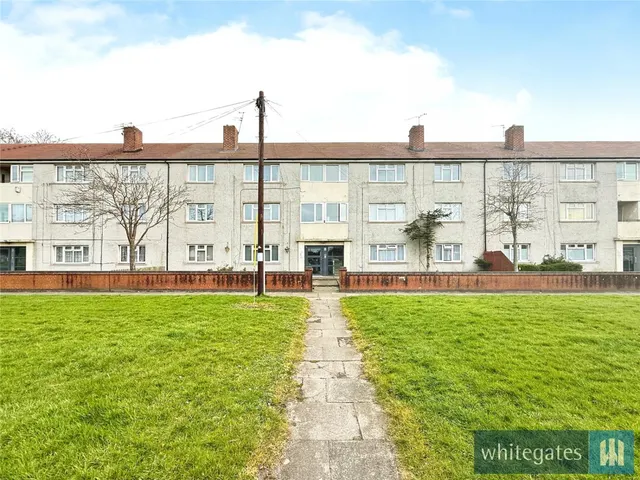 Marie Curie Avenue, Netherton, L30, photo 1