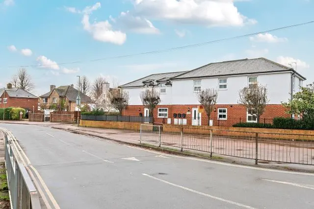 Ruskin Road, OX16, photo 2