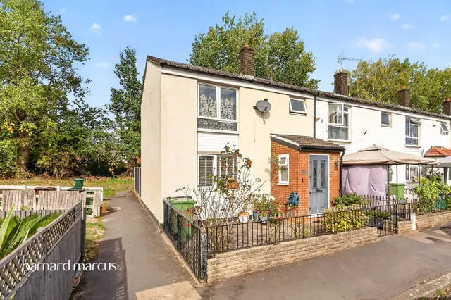 Gainsborough Road, Epsom, KT19, photo 1