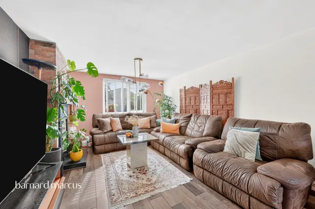 Gainsborough Road, Epsom, KT19, photo 2