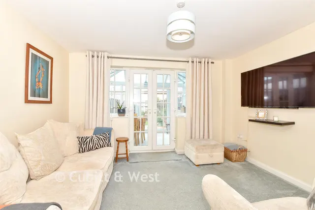Hatchmore Road, Denmead, PO7, photo 3